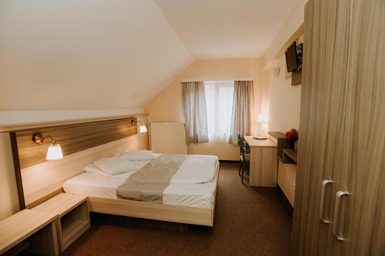 Guest House Lacul Linistit Moneasa Exterior foto