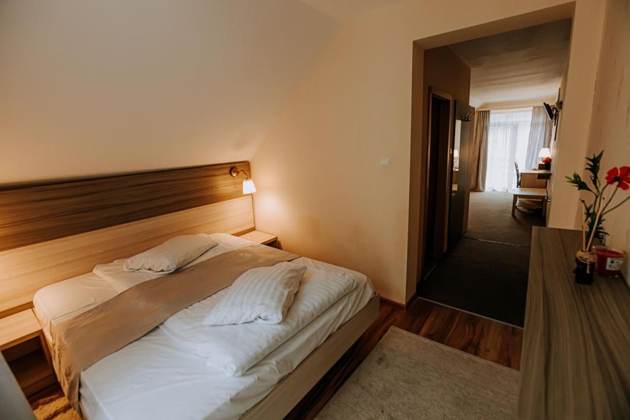 Guest House Lacul Linistit Moneasa Exterior foto